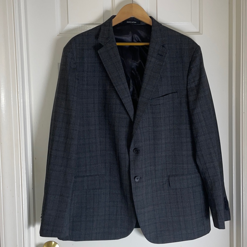 EUC Kenneth Cole 48 R AWEARNESS plaid blazer